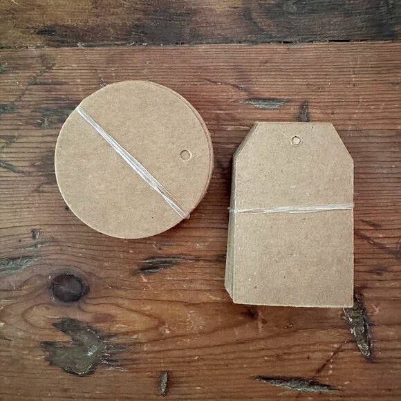 30 Each Kraft Paper Gift Tags, Circle and Standard Shape NWOT - Picture 1 of 1
